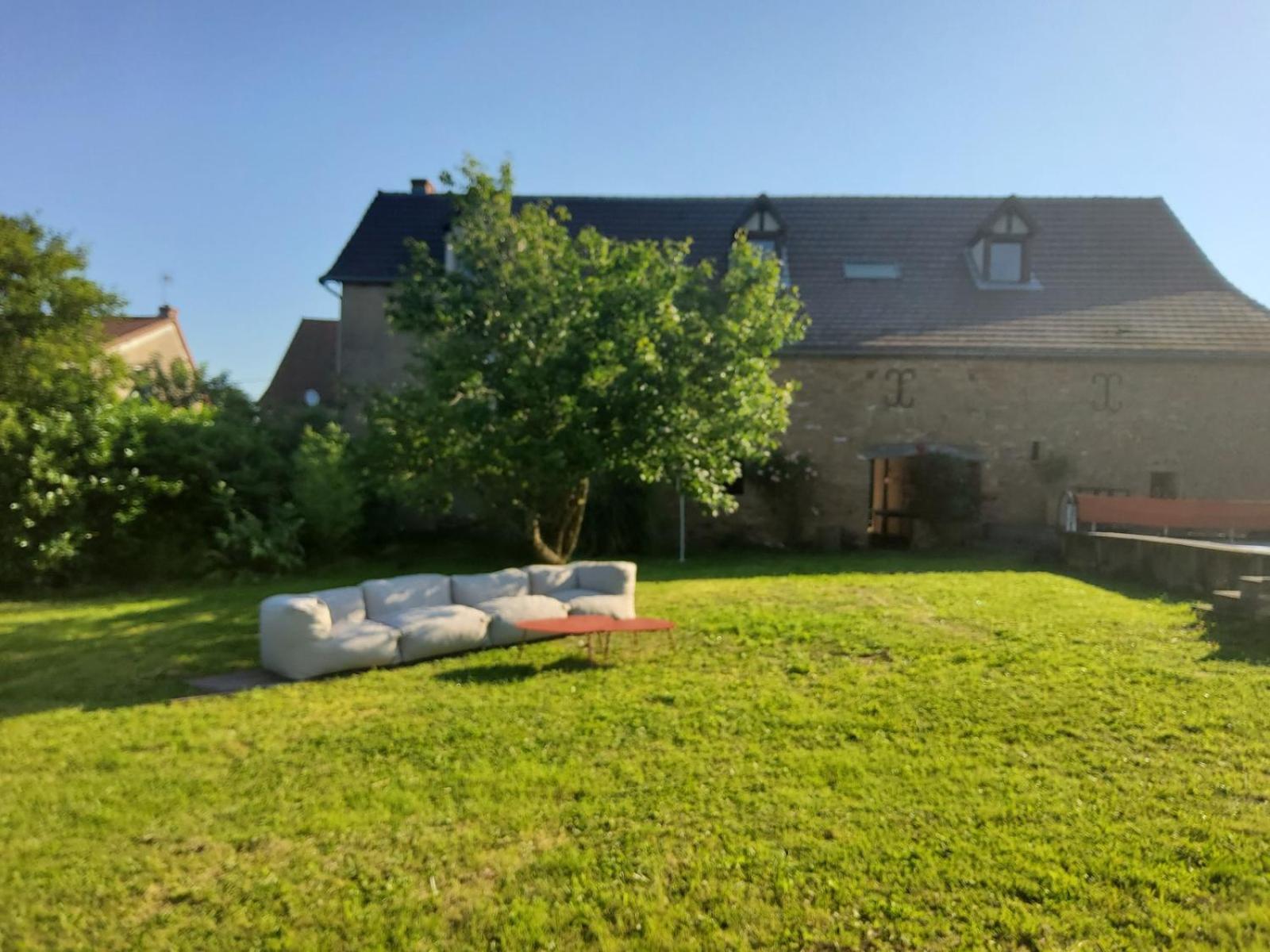 La Parenthese A Etrigny Bed & Breakfast Exterior photo