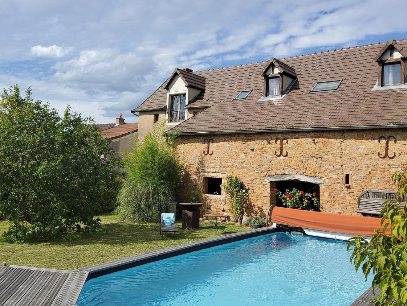La Parenthese A Etrigny Bed & Breakfast Exterior photo