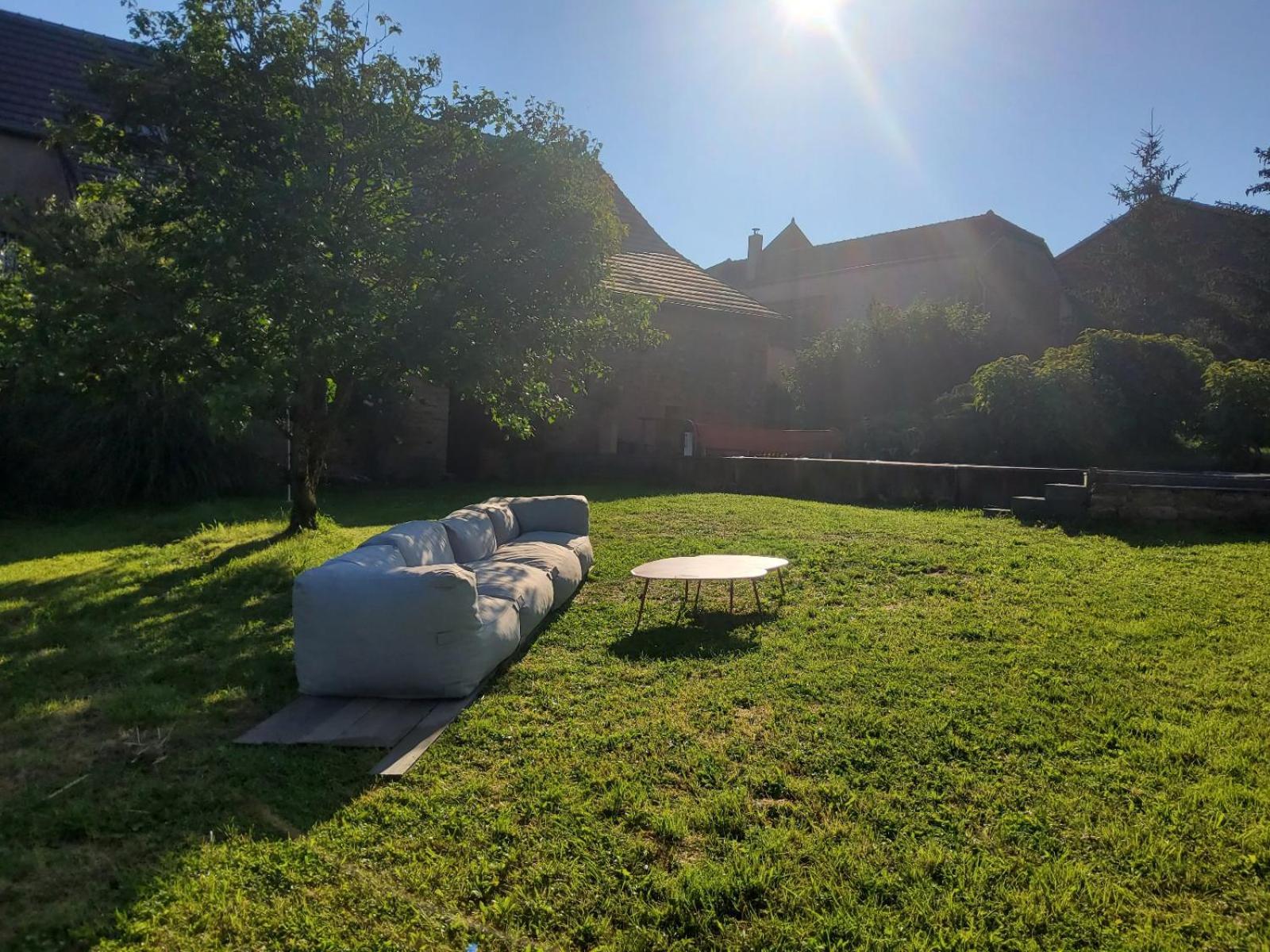 La Parenthese A Etrigny Bed & Breakfast Exterior photo