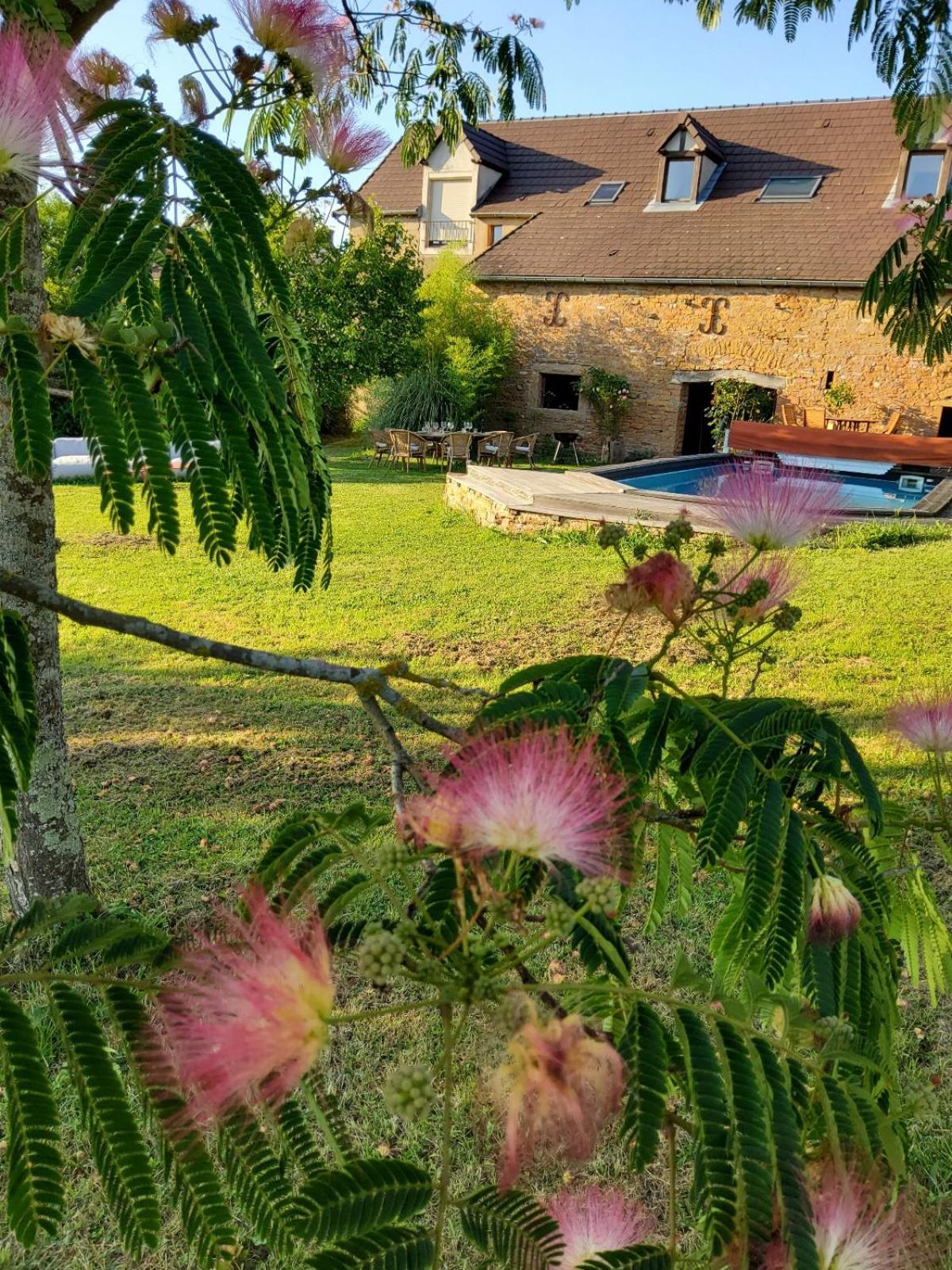 La Parenthese A Etrigny Bed & Breakfast Exterior photo