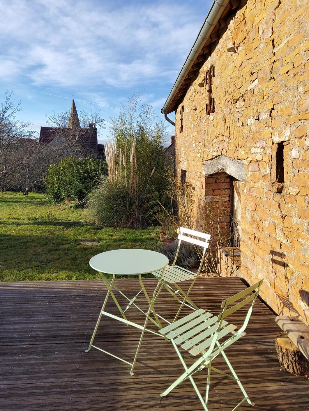 La Parenthese A Etrigny Bed & Breakfast Exterior photo